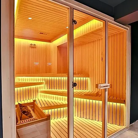 The One Living Hotel 3*